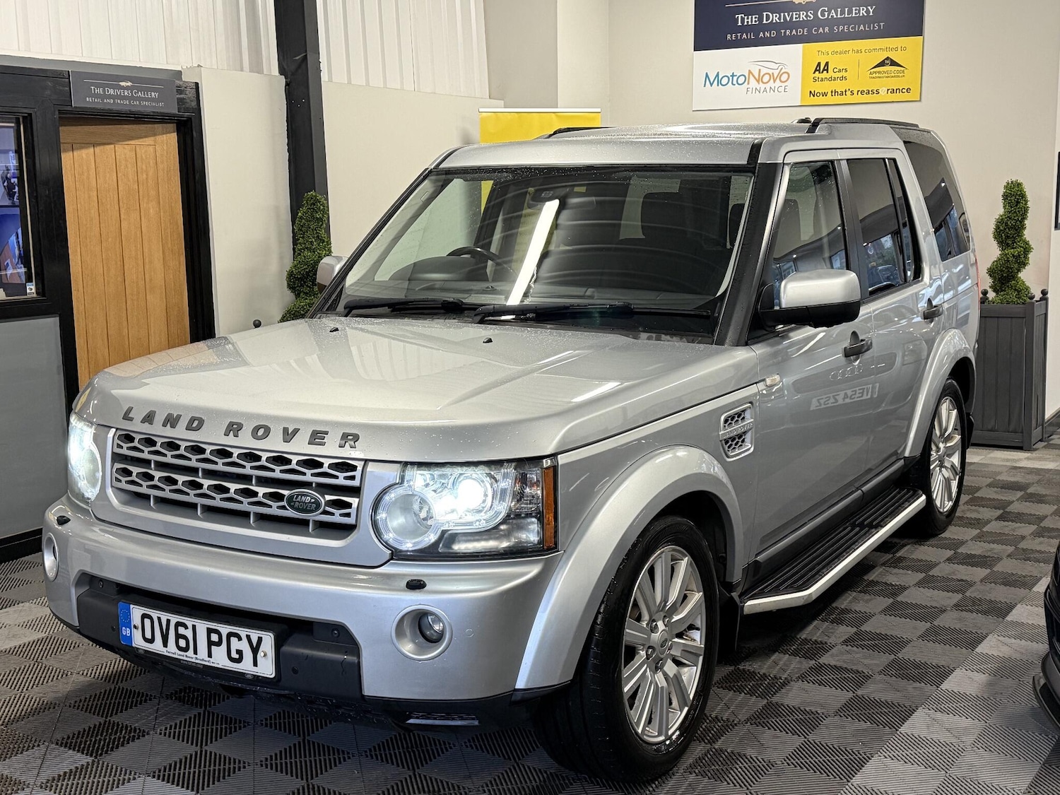 Used Land Rover Discovery 2011 for sale - 76667501: Photo 2