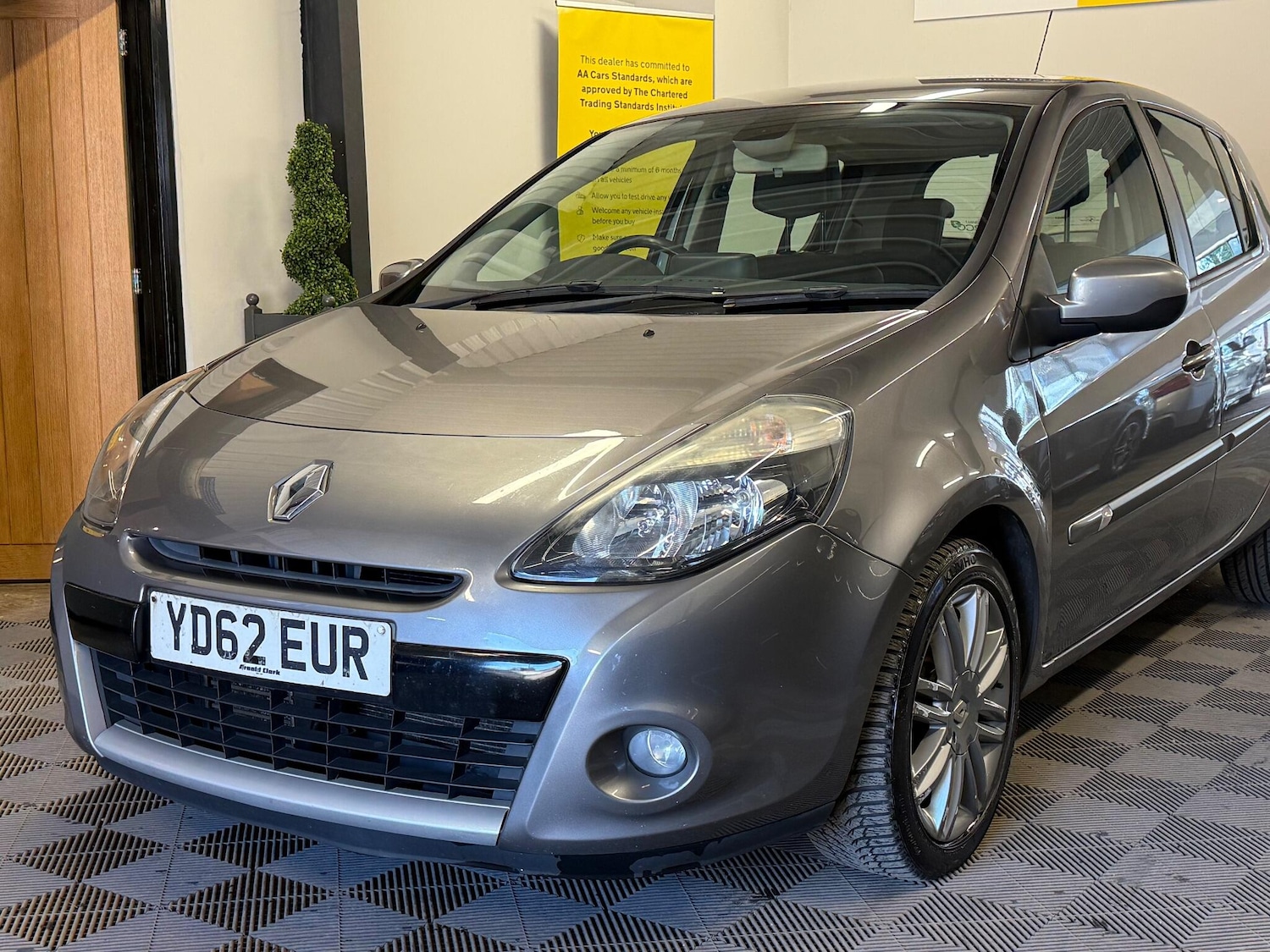 Used Renault Clio 2012 for sale - 78148208: Photo 24