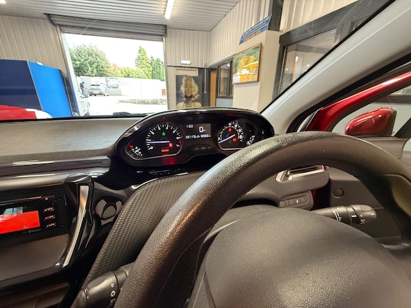 Used Peugeot 208 2016 for sale - 76294473: Photo 10