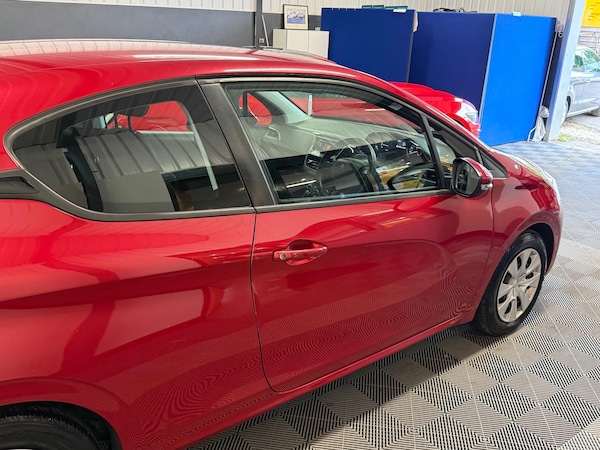 Used Peugeot 208 2016 for sale - 76294473: Photo 13