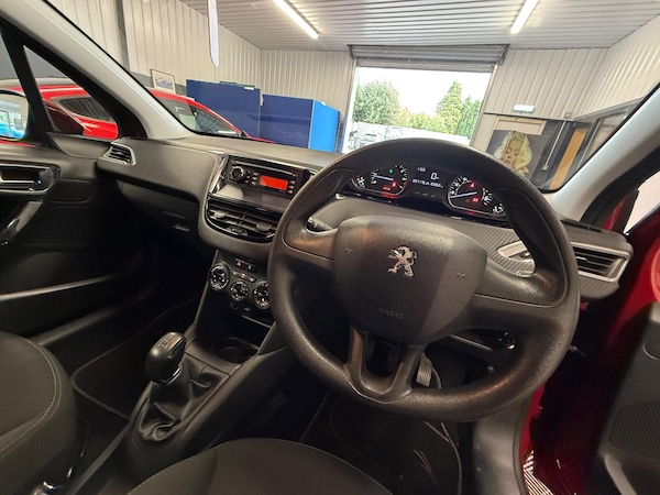 Used Peugeot 208 2016 for sale - 76294473: Photo 6