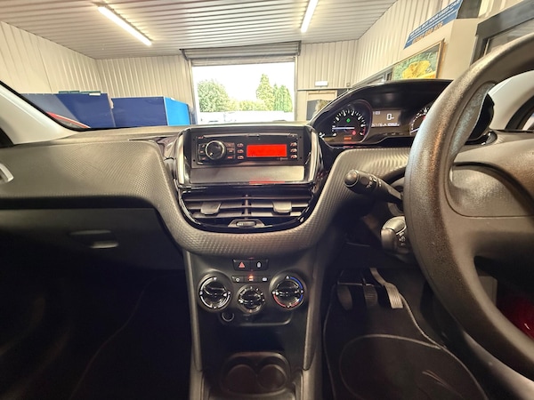 Used Peugeot 208 2016 for sale - 76294473: Photo 8