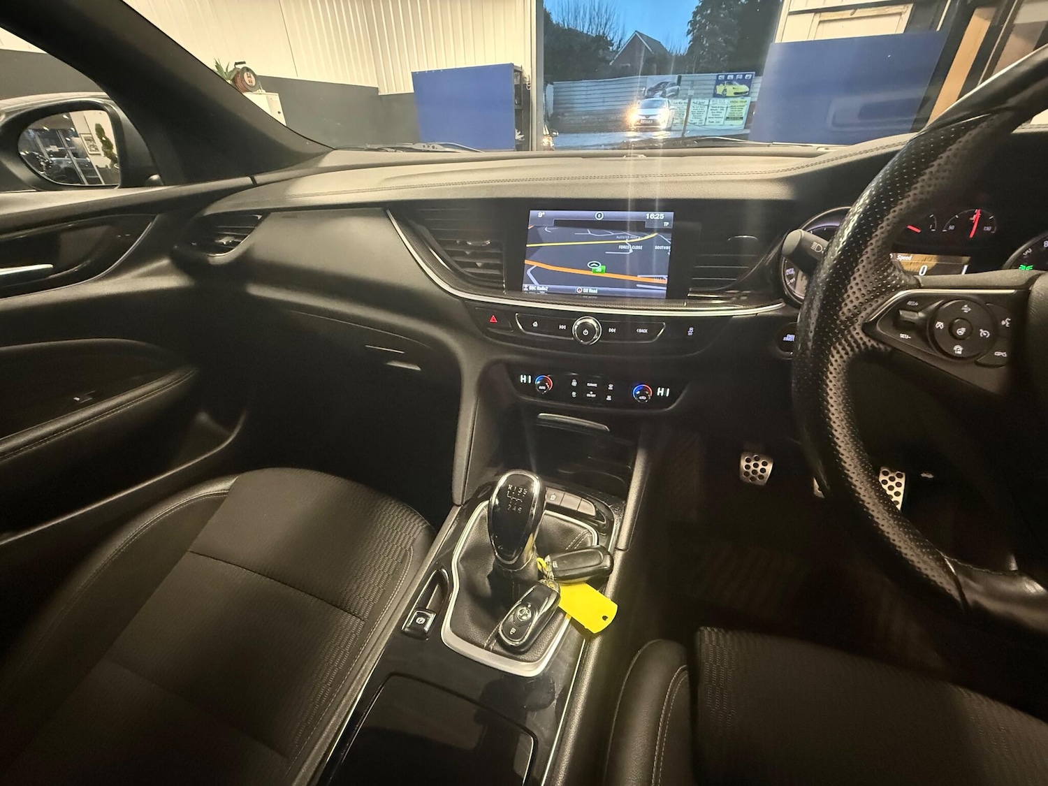 Used Vauxhall Insignia 2018 for sale - 77291475: Photo 11