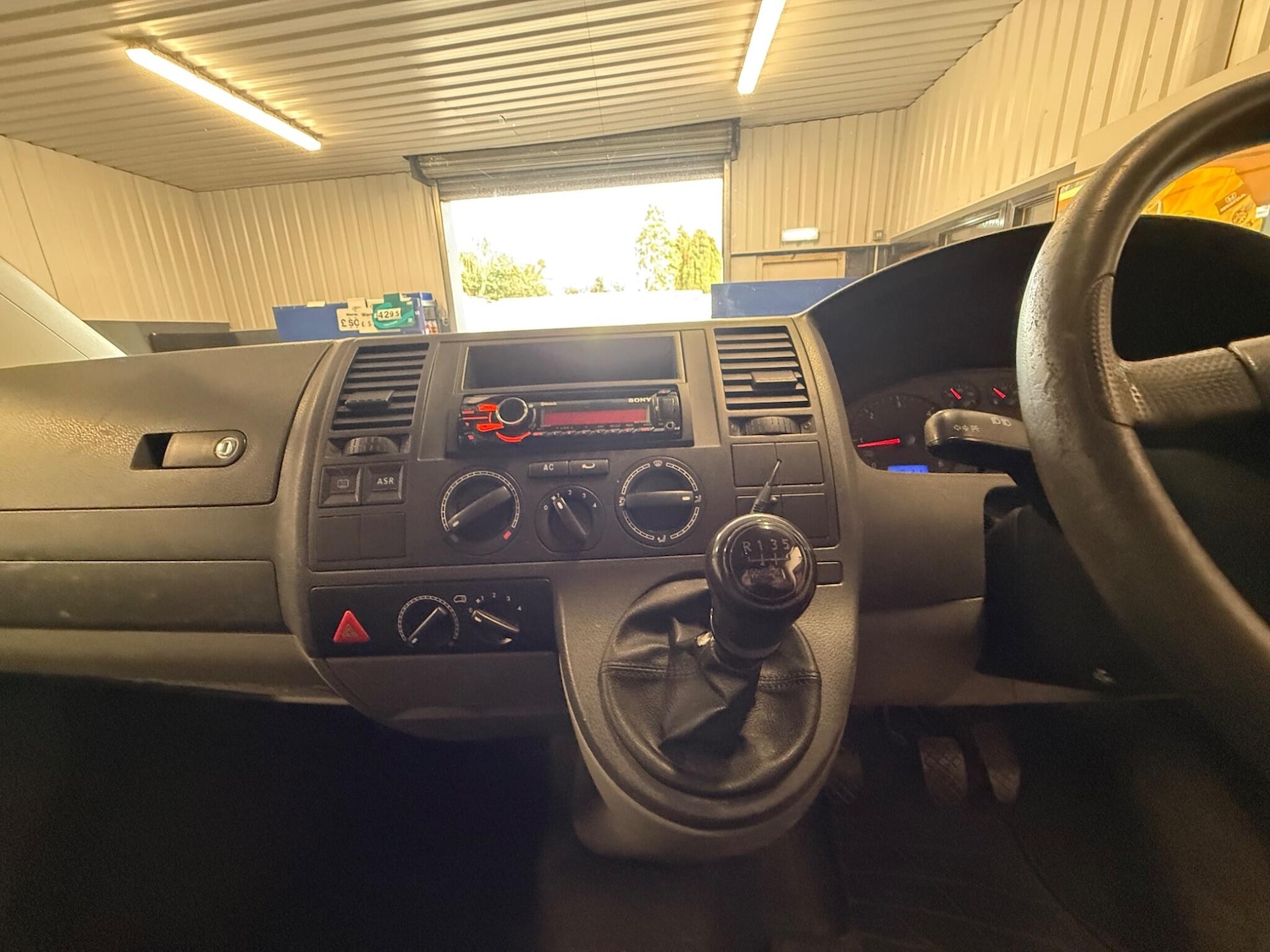 Used Volkswagen Transporter 2007 for sale - 78128204: Photo 24