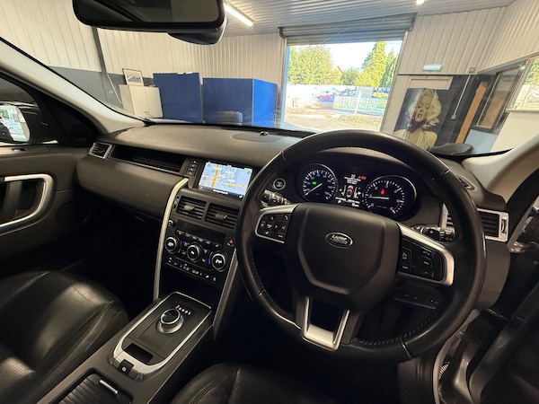 Used Land Rover Discovery Sport 2016 for sale - 76327200: Photo 6