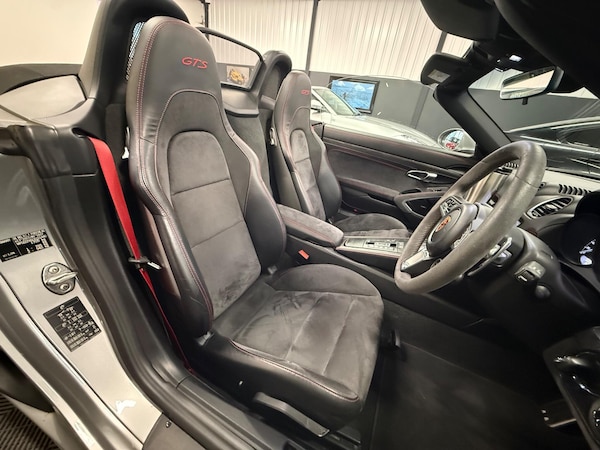 Used Porsche 718 Boxster 2018 for sale - 73417421: Photo 28