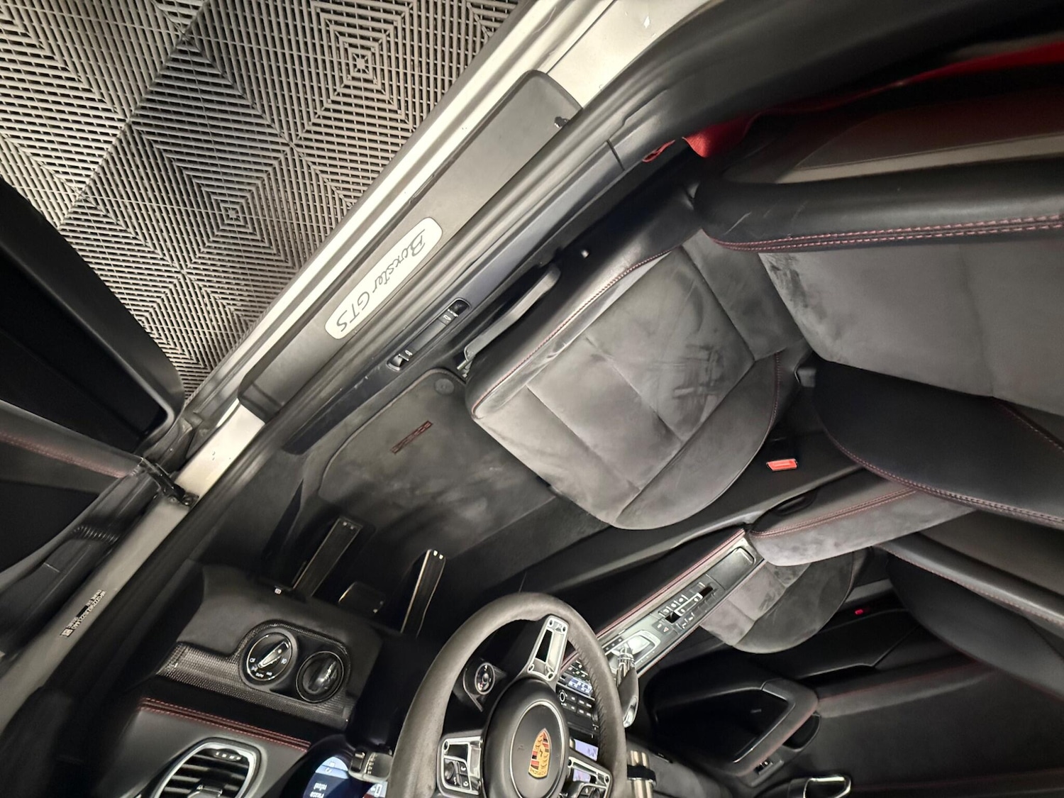 Used Porsche 718 Boxster 2018 for sale - 73417421: Photo 30