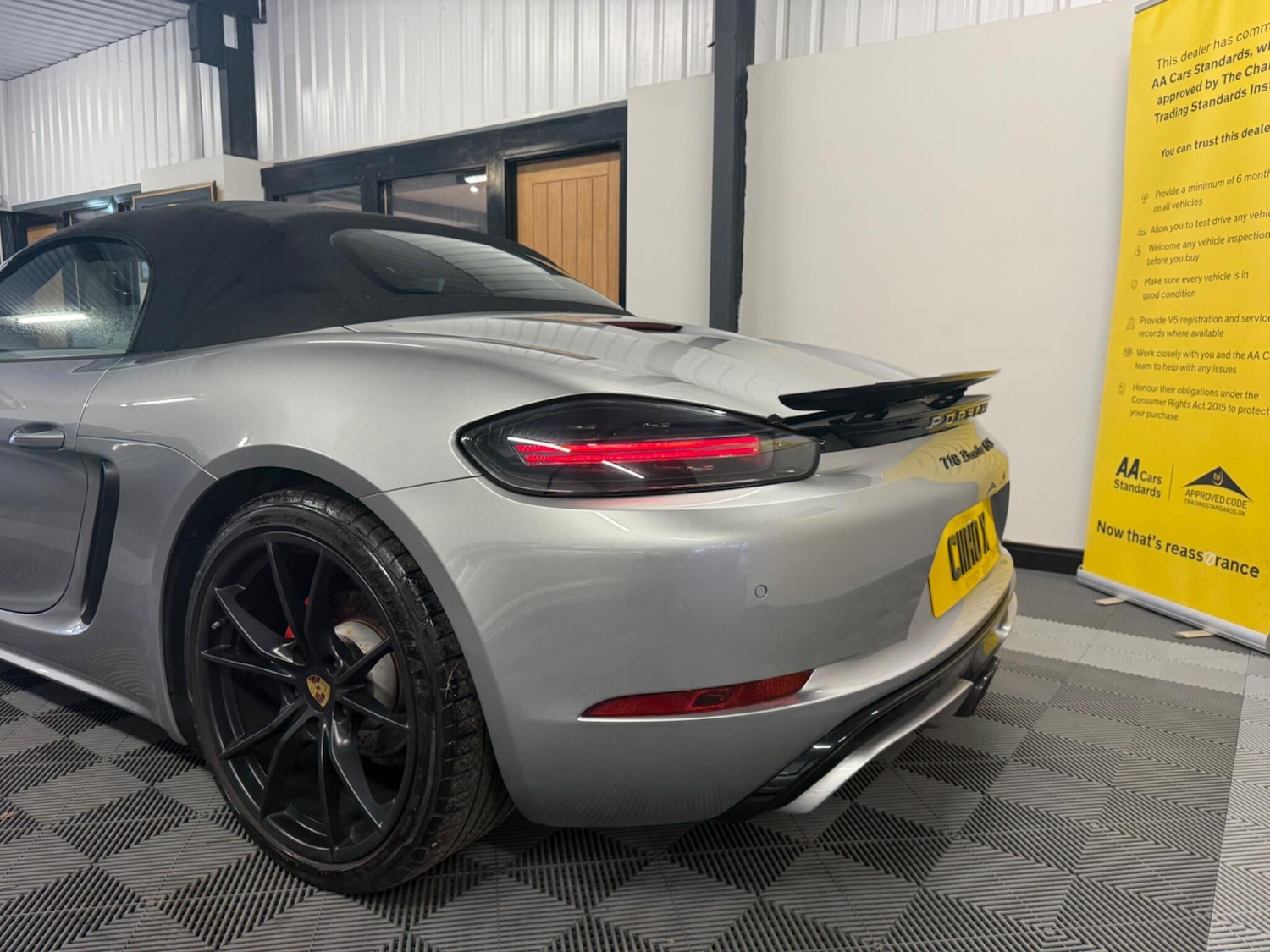 Used Porsche 718 Boxster 2018 for sale - 73417421: Photo 42