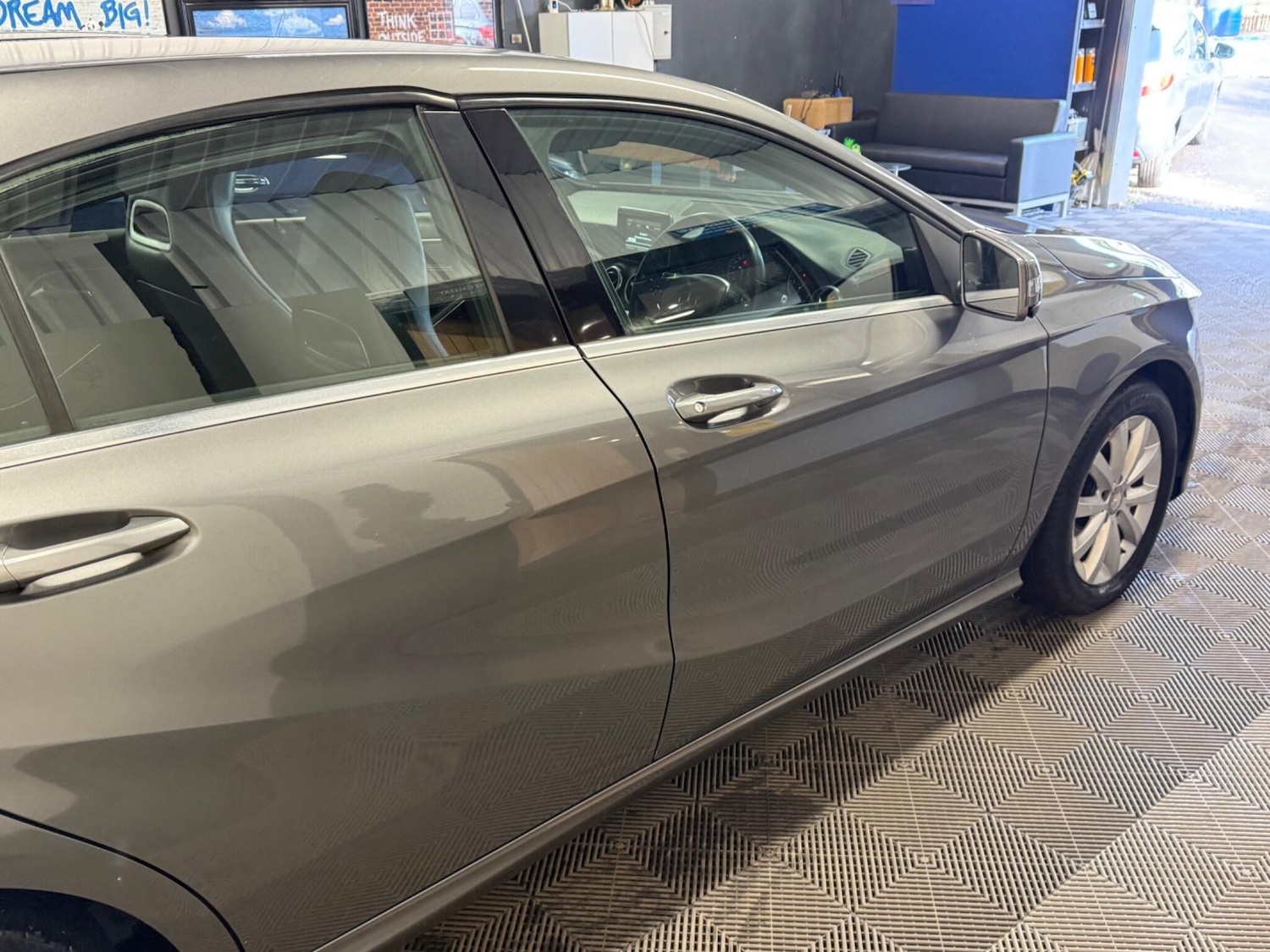 Used Mercedes-Benz A-Class 2015 for sale - 77559951: Photo 18