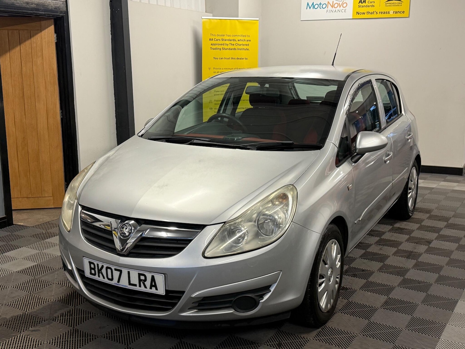 Used Vauxhall Corsa 2007 for sale - 76485047: Photo 2