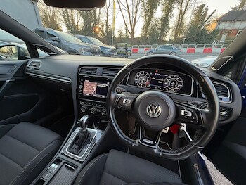 Used Volkswagen Golf 2018 for sale - 77611504: Photo