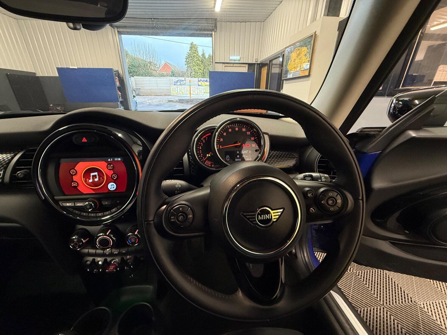 Used MINI Hatch 2019 for sale - 78047855: Photo 24