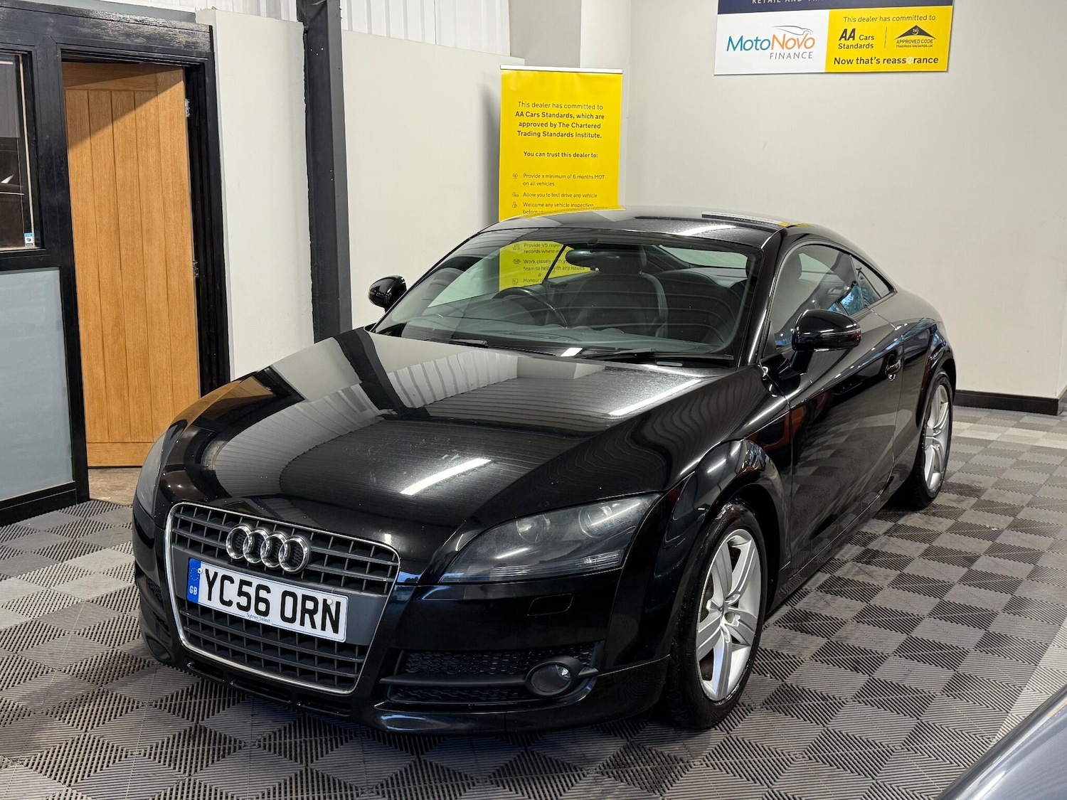 Used Audi TT 2006 for sale - 76457844: Photo 2