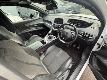 Used Peugeot 5008 2020 for sale - 77496587: Photo