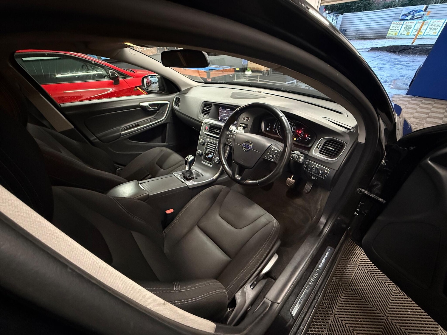 Used Volvo V60 for sale - 78136425: Photo 4