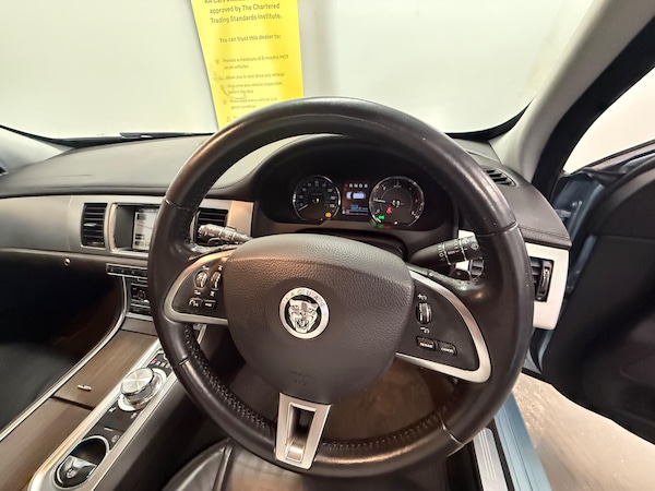 Used Jaguar XF 2013 for sale - 75415276: Photo 8