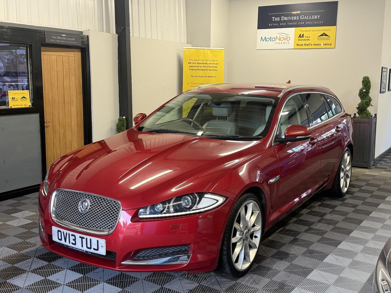 Used Jaguar XF for sale - 77574565: Photo 2