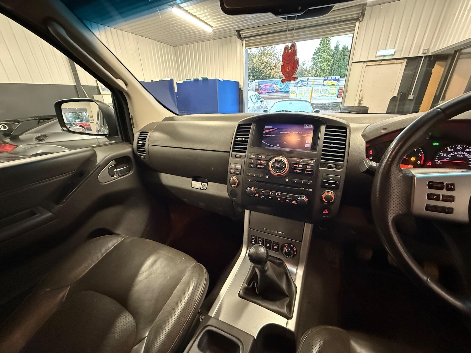 Used Nissan Navara 2012 for sale - 76607821: Photo 9