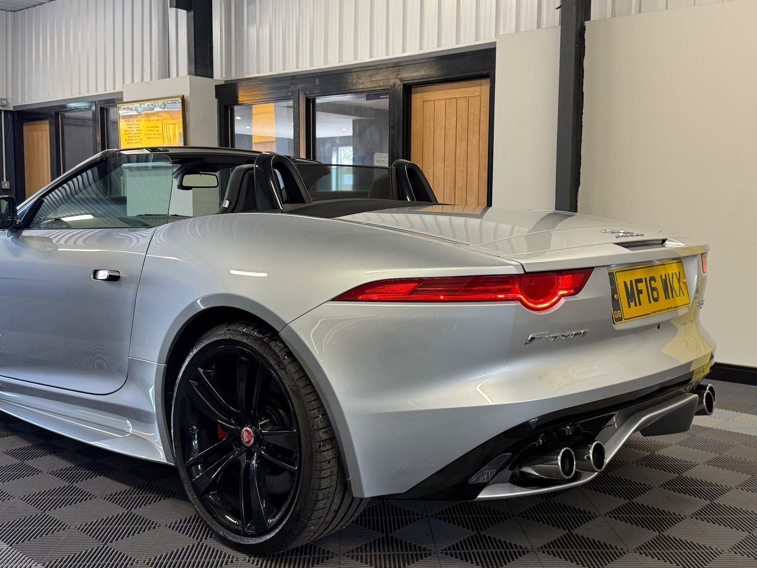 Used Jaguar F-Type 2016 for sale - 77029776: Photo 18