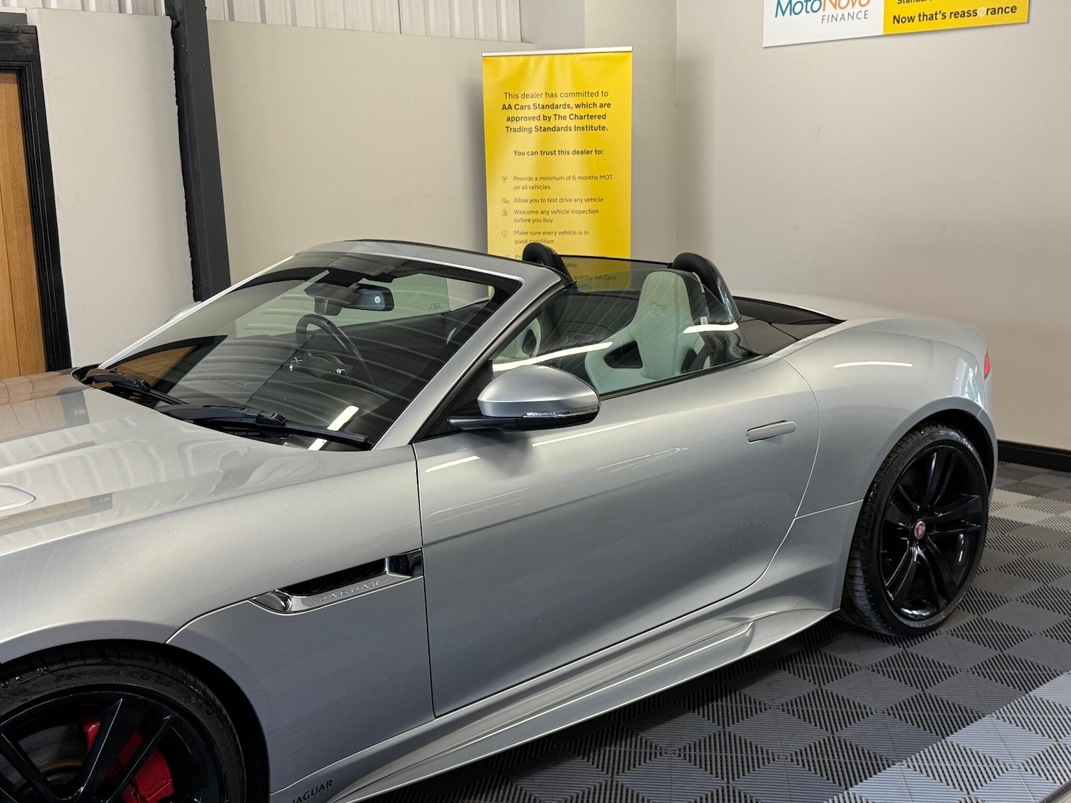 Used Jaguar F-Type 2016 for sale - 77029776: Photo 20