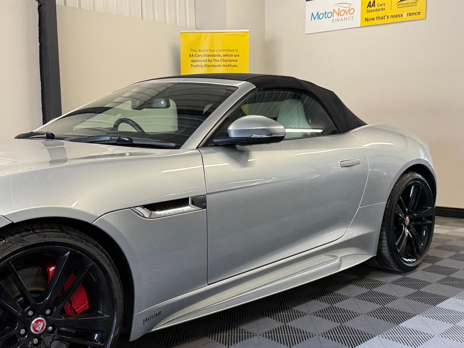 Used Jaguar F-Type 2016 for sale - 77029776: Photo 34