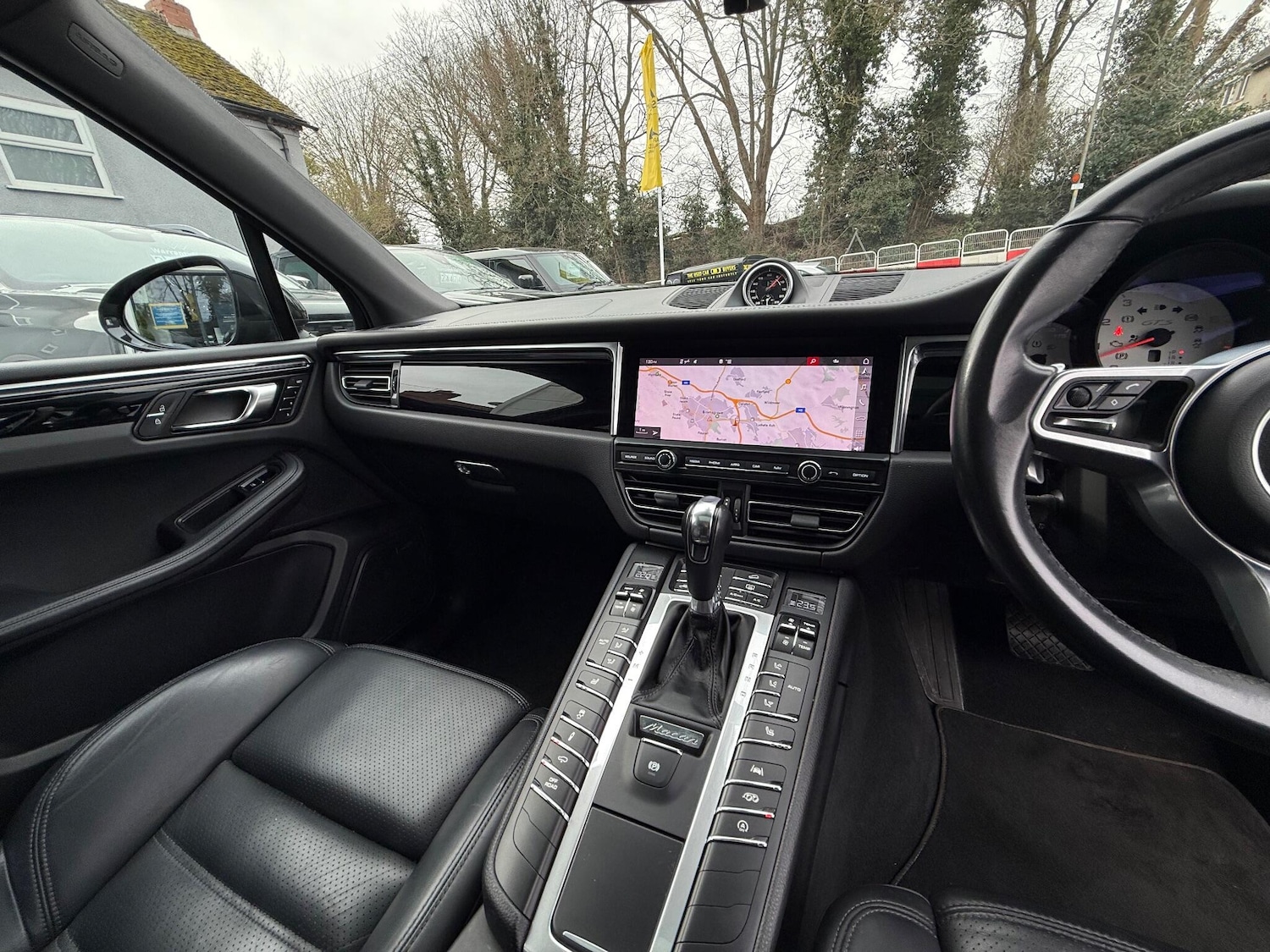 Used Porsche Macan 2020 for sale - 77291704: Photo 12