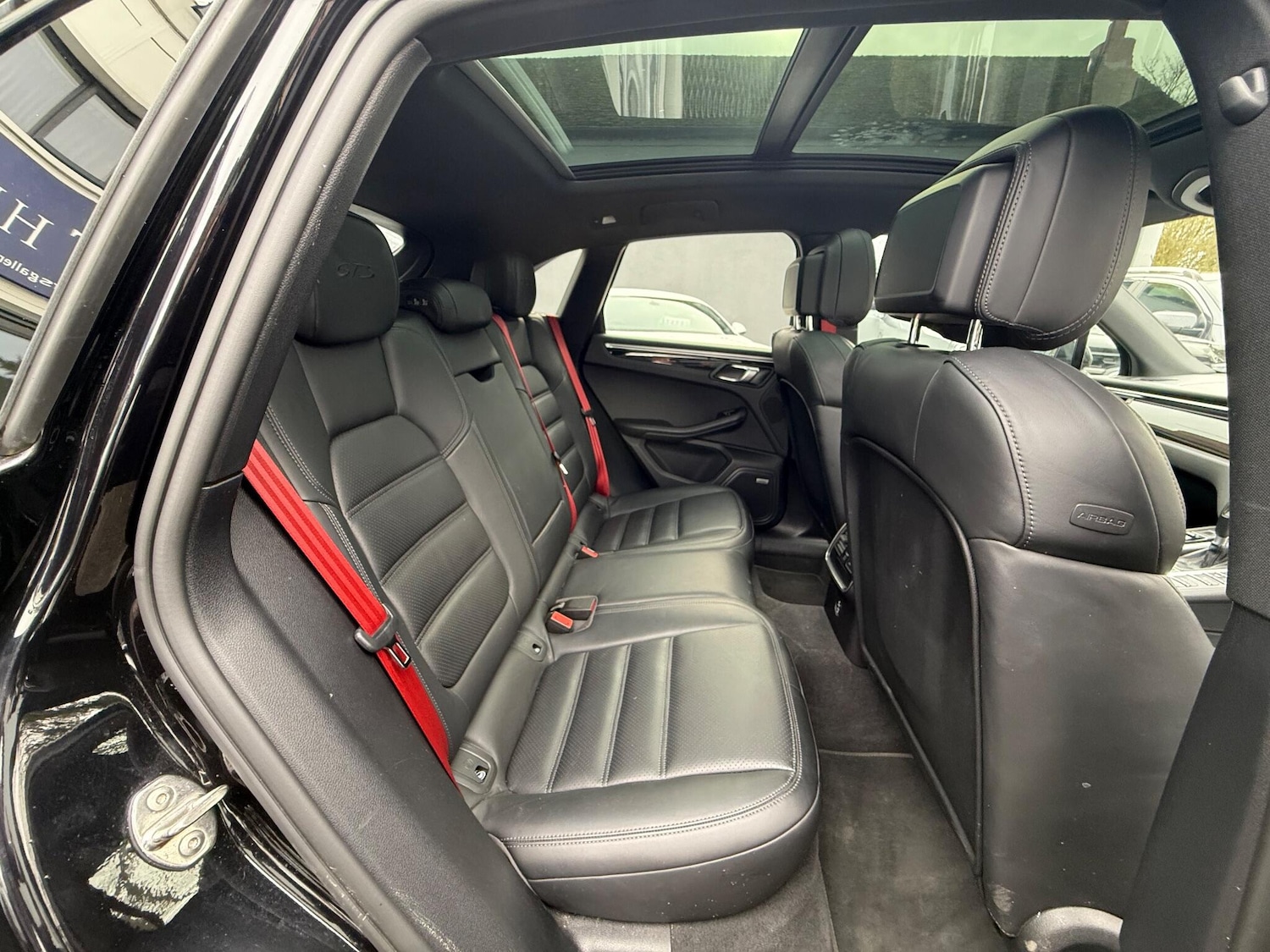 Used Porsche Macan 2020 for sale - 77291704: Photo 16