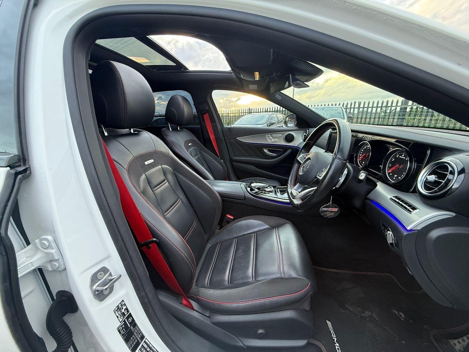 Used Mercedes-Benz E Class 2017 for sale - 77496801: Photo 3