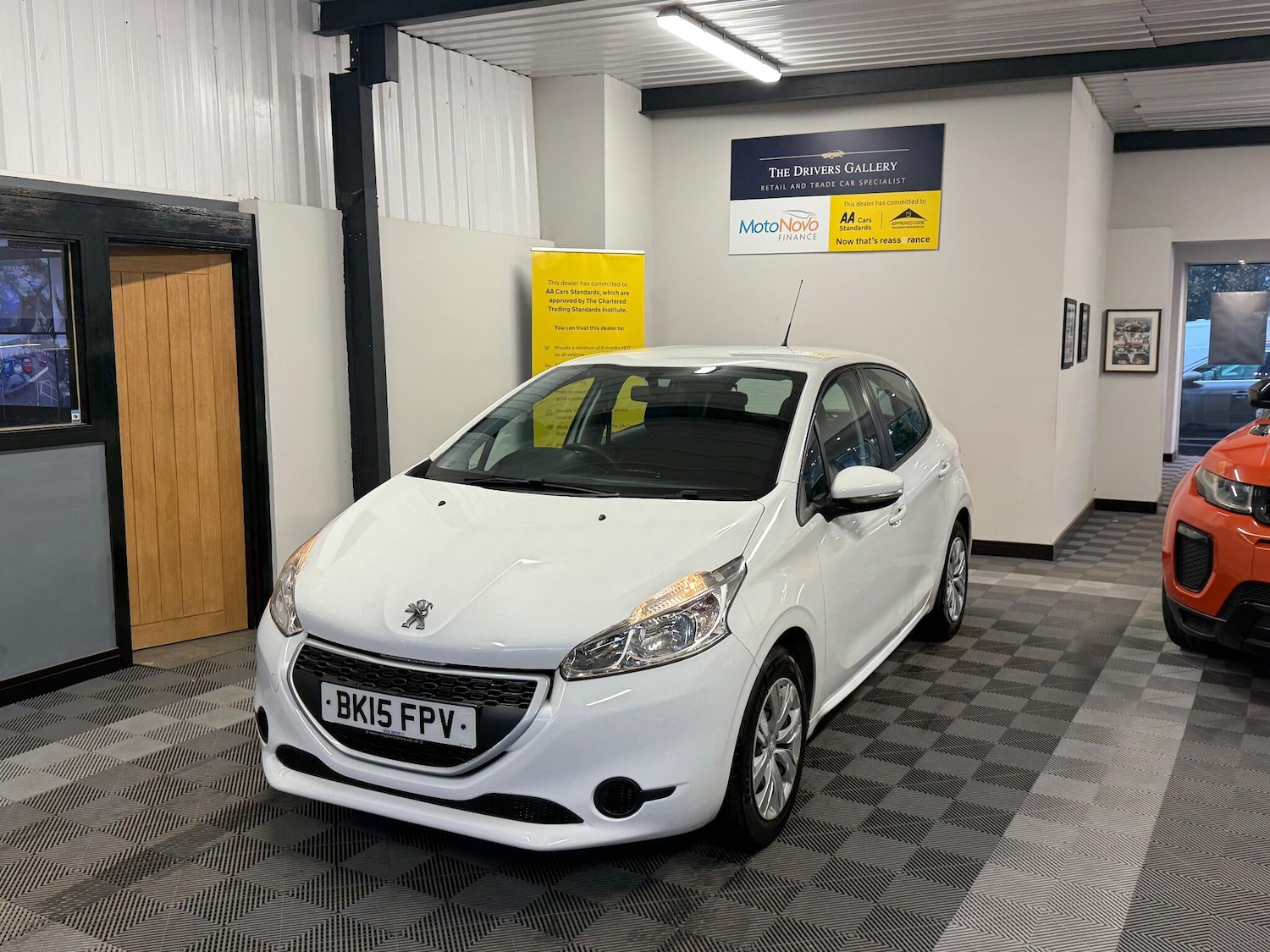 Used Peugeot 208 2015 for sale - 76485899: Photo 1