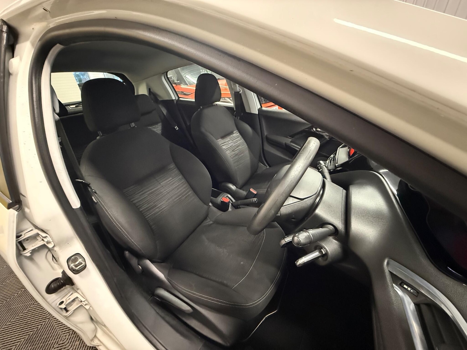 Used Peugeot 208 2015 for sale - 76485899: Photo 10