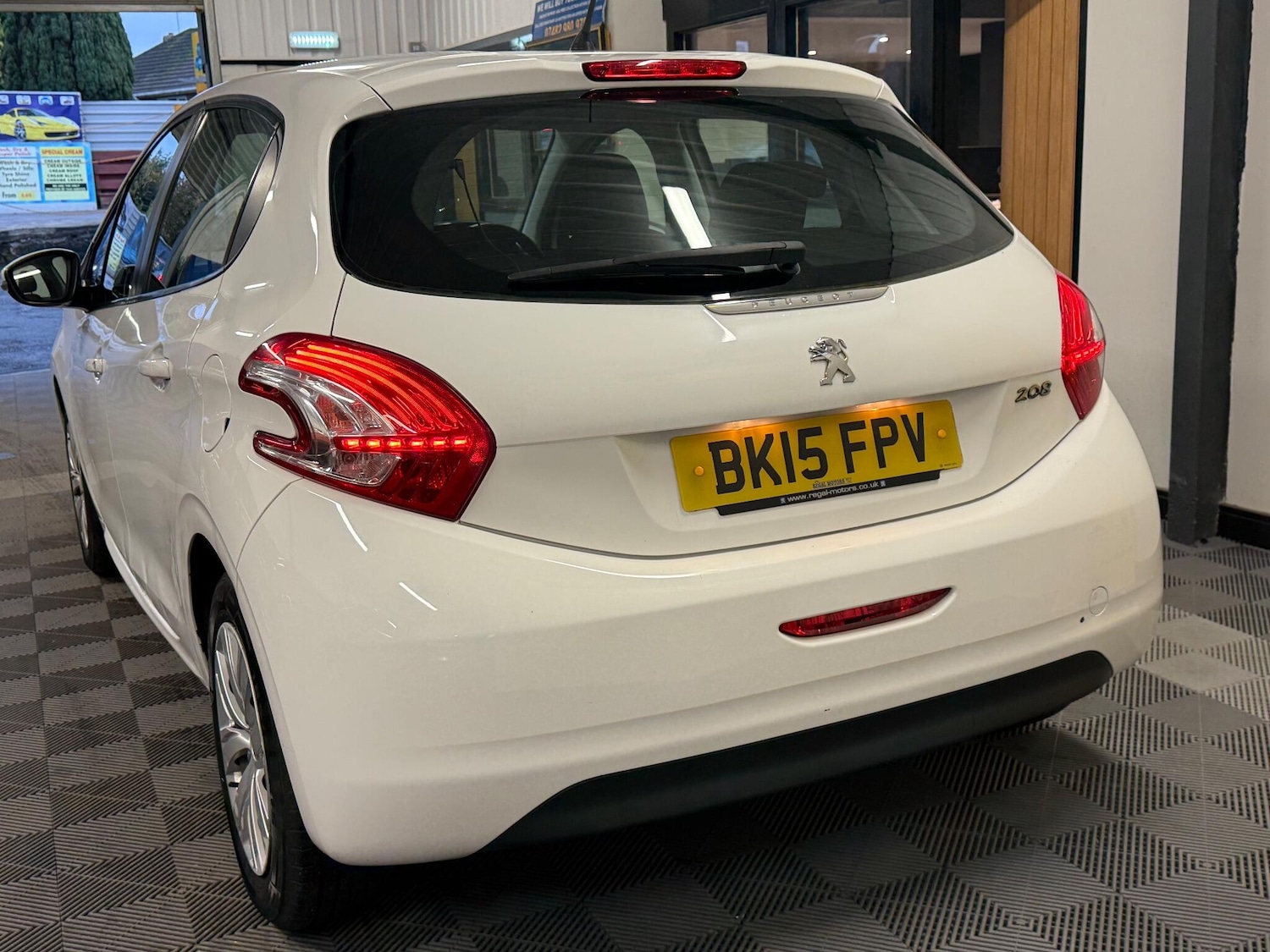 Used Peugeot 208 2015 for sale - 76485899: Photo 14