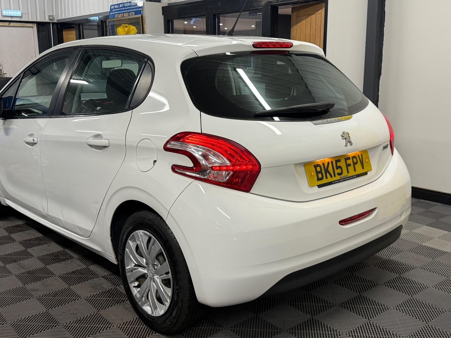 Used Peugeot 208 2015 for sale - 76485899: Photo 15