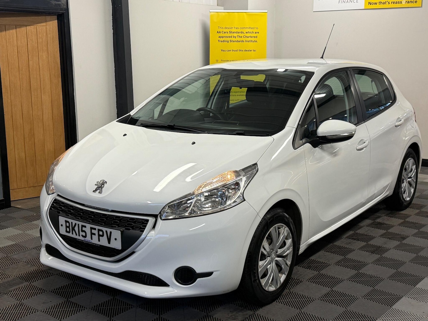 Used Peugeot 208 2015 for sale - 76485899: Photo 23