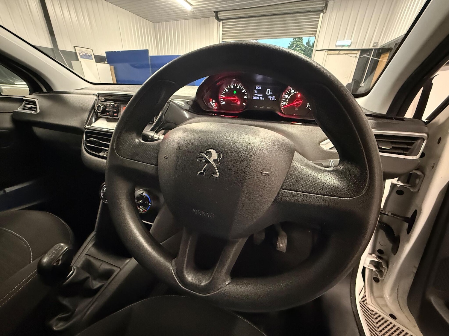 Used Peugeot 208 2015 for sale - 76485899: Photo 6