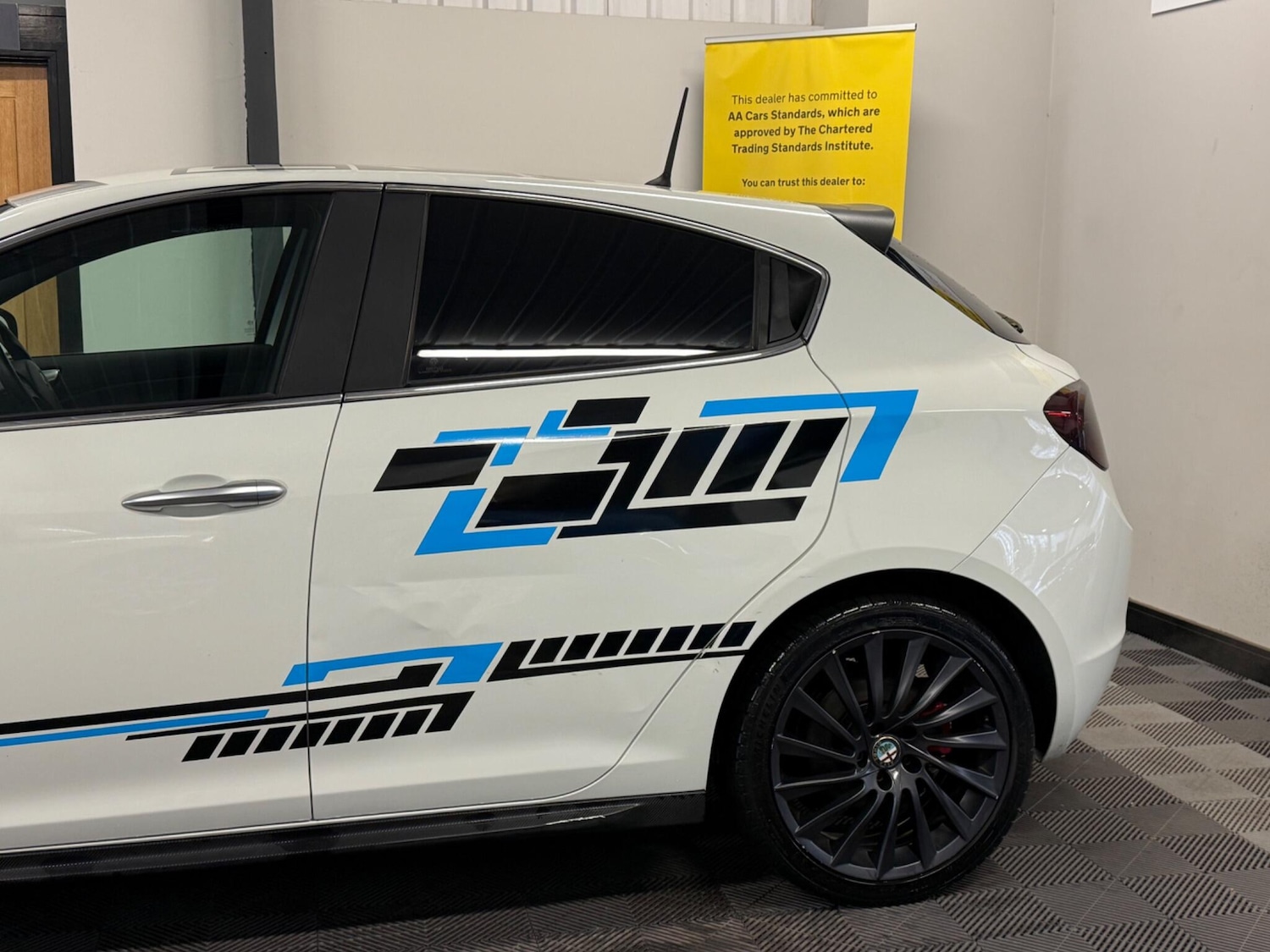 Used Alfa Romeo Giulietta 2013 for sale - 76850173: Photo 9