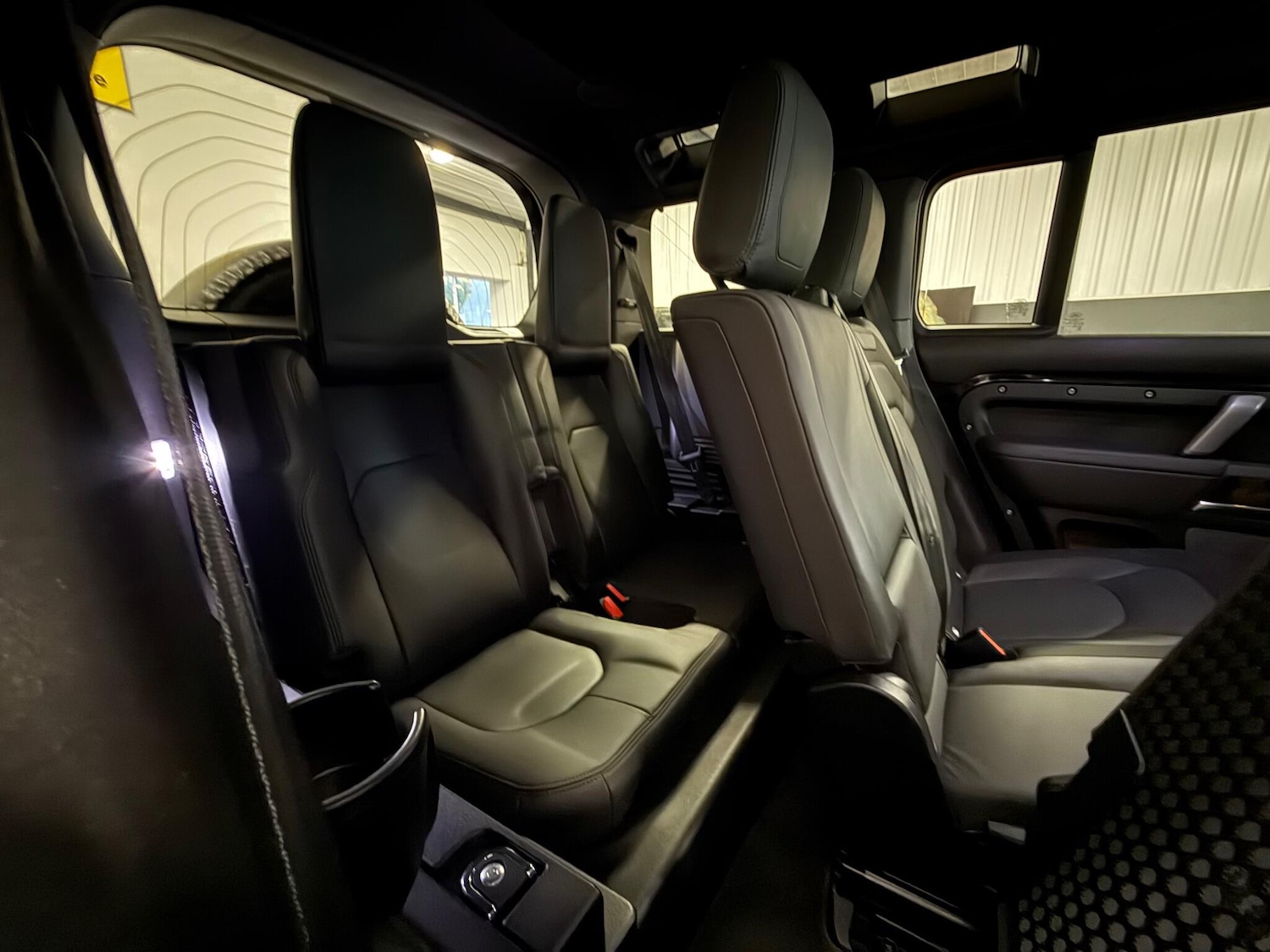 Used Land Rover Defender 2022 for sale - 76645655: Photo 10