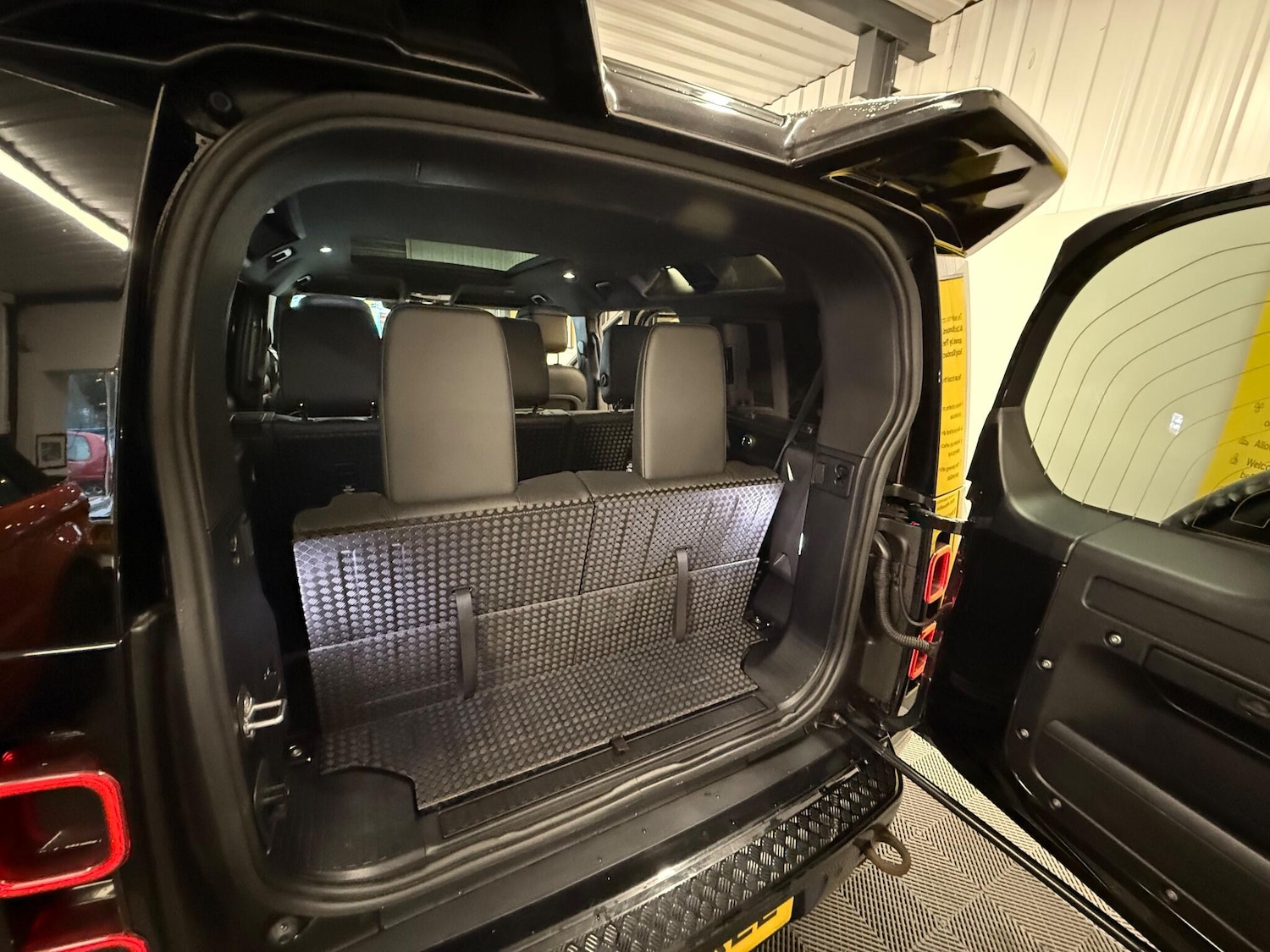 Used Land Rover Defender 2022 for sale - 76645655: Photo 13