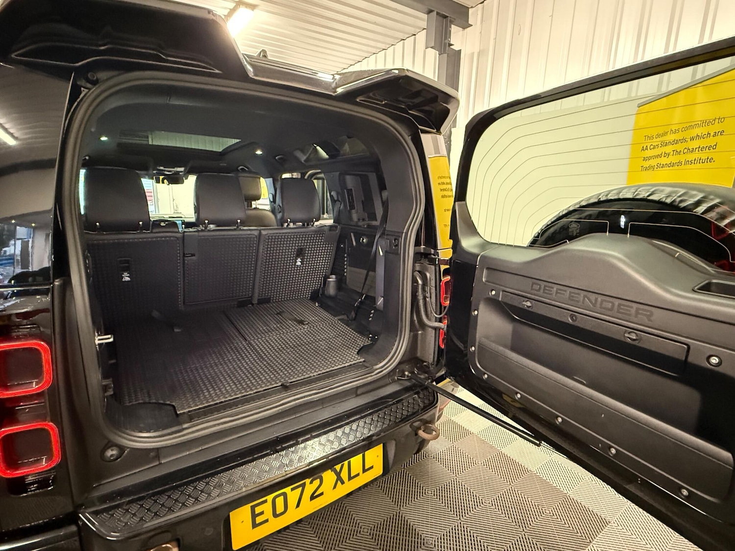 Used Land Rover Defender 2022 for sale - 76645655: Photo 15