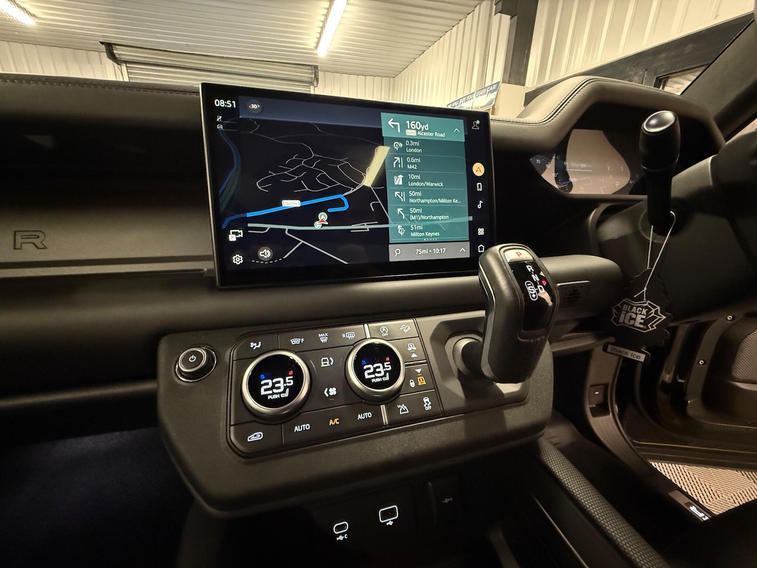 Used Land Rover Defender 2022 for sale - 76645655: Photo 21