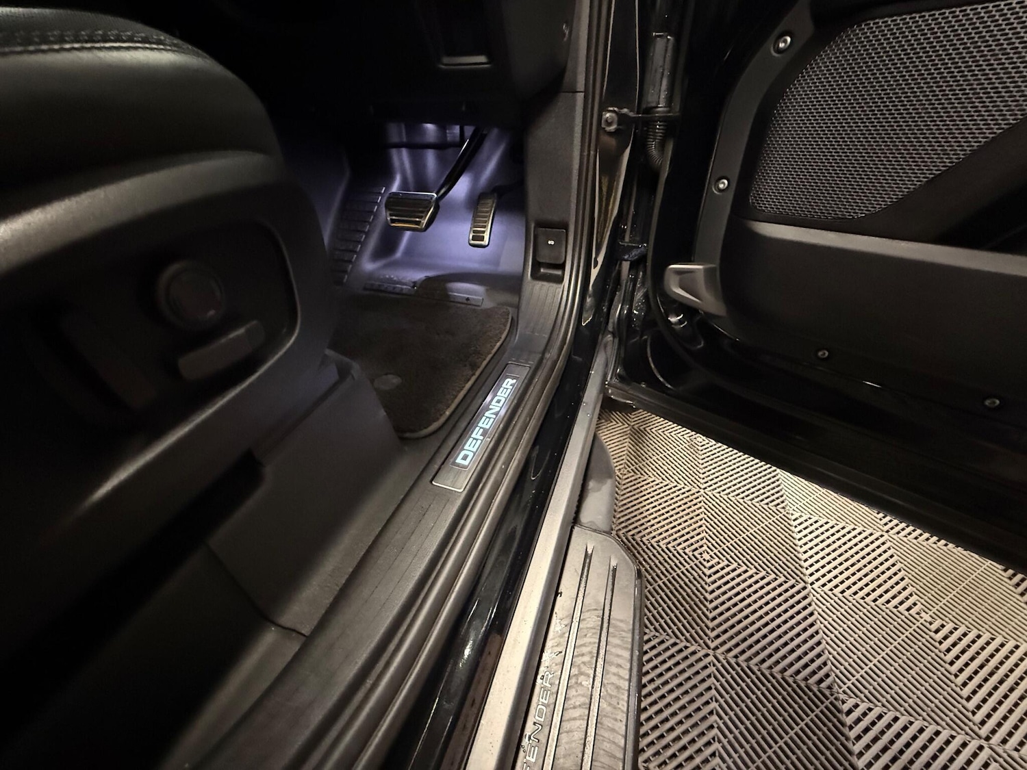 Used Land Rover Defender 2022 for sale - 76645655: Photo 26