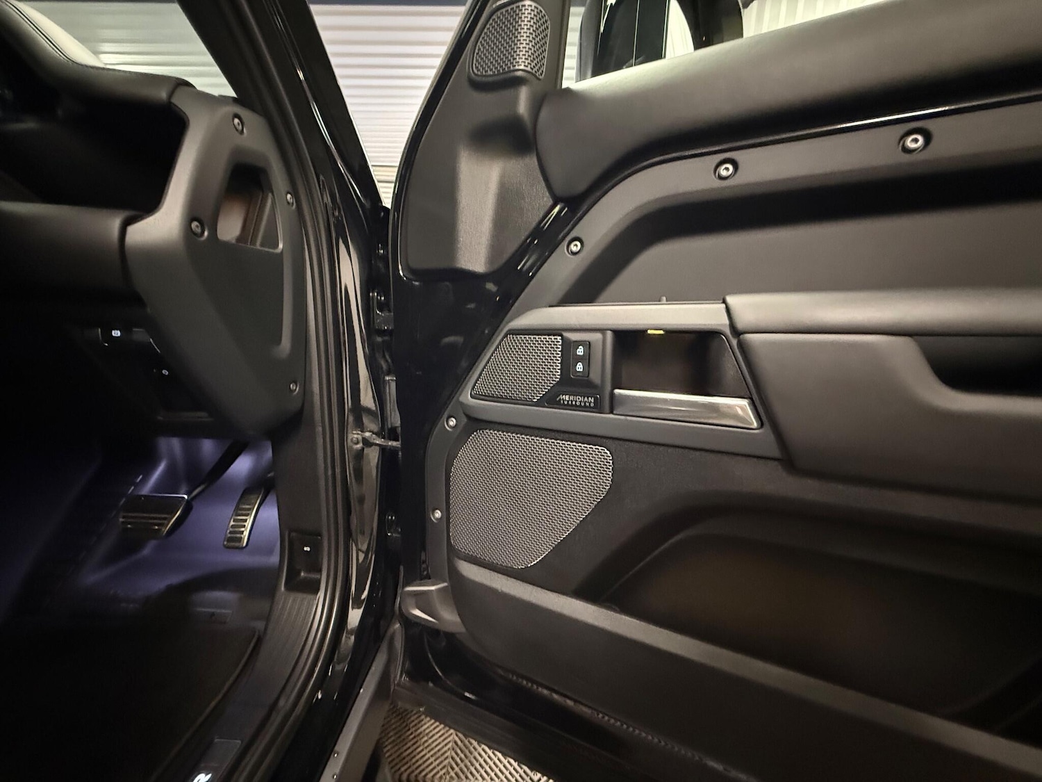 Used Land Rover Defender 2022 for sale - 76645655: Photo 27