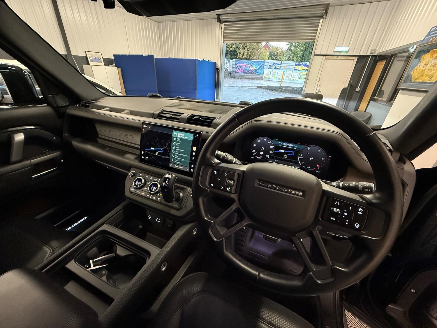 Used Land Rover Defender 2022 for sale - 76645655: Photo 4