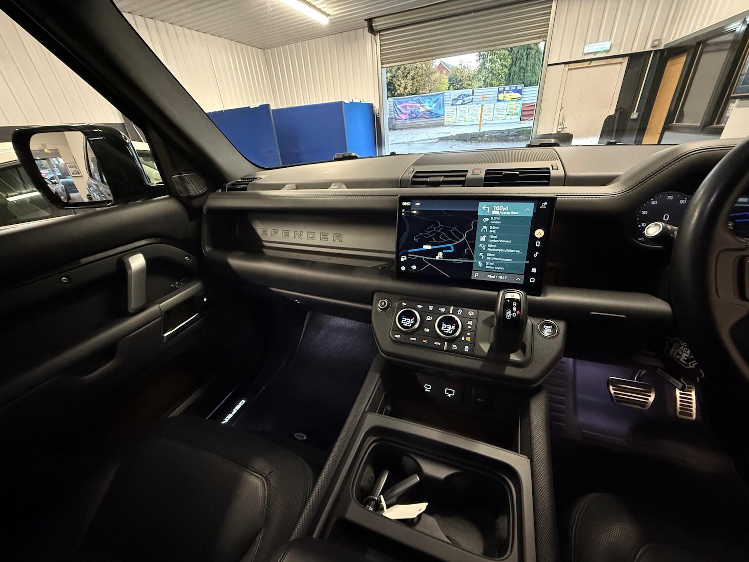 Used Land Rover Defender 2022 for sale - 76645655: Photo 7