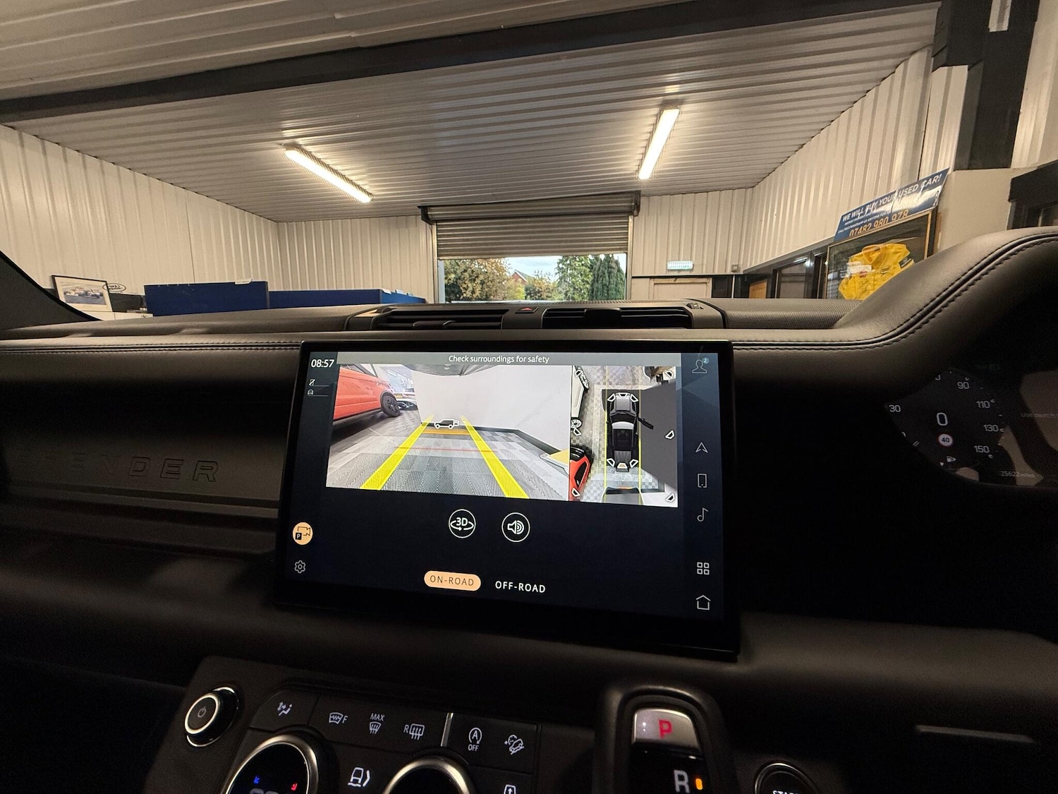 Used Land Rover Defender 2022 for sale - 76645655: Photo 9