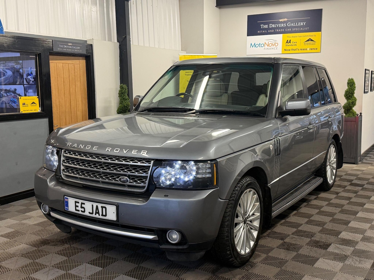 Used Land Rover Range Rover for sale - 78127767: Photo 2