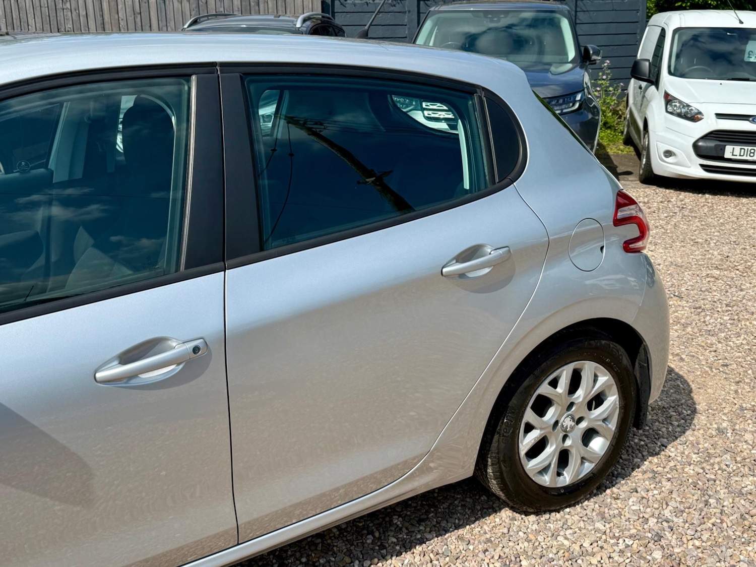 Used Peugeot 208 2013 for sale - 77191980: Photo 6