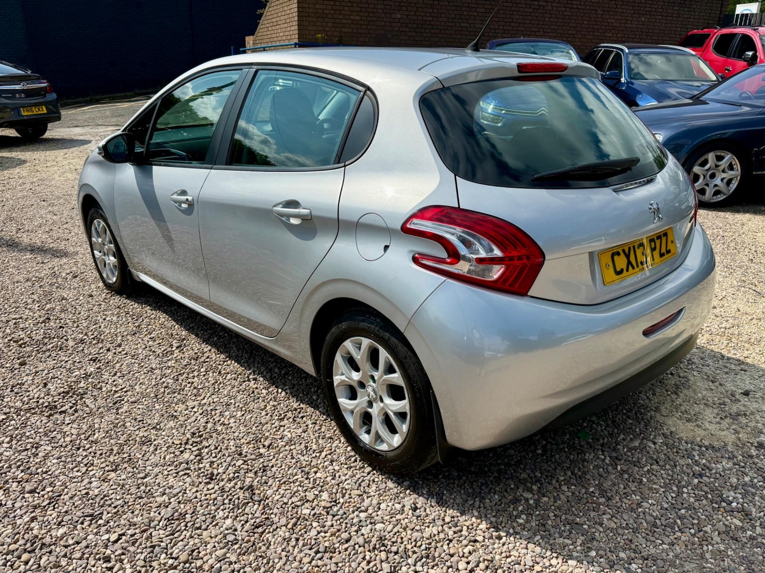 Used Peugeot 208 2013 for sale - 77191980: Photo 9
