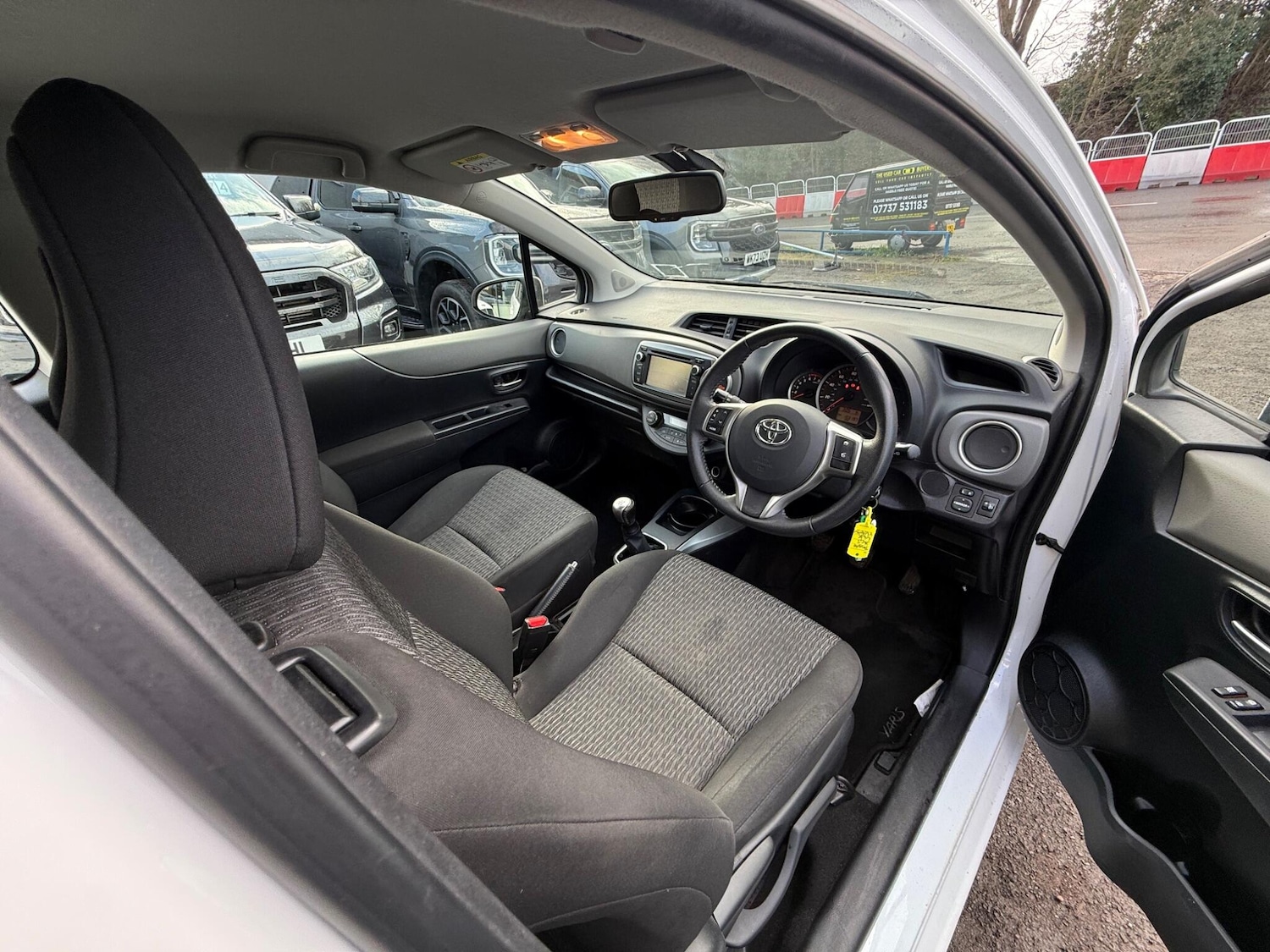 Used Toyota Yaris 2014 for sale - 77646131: Photo 4