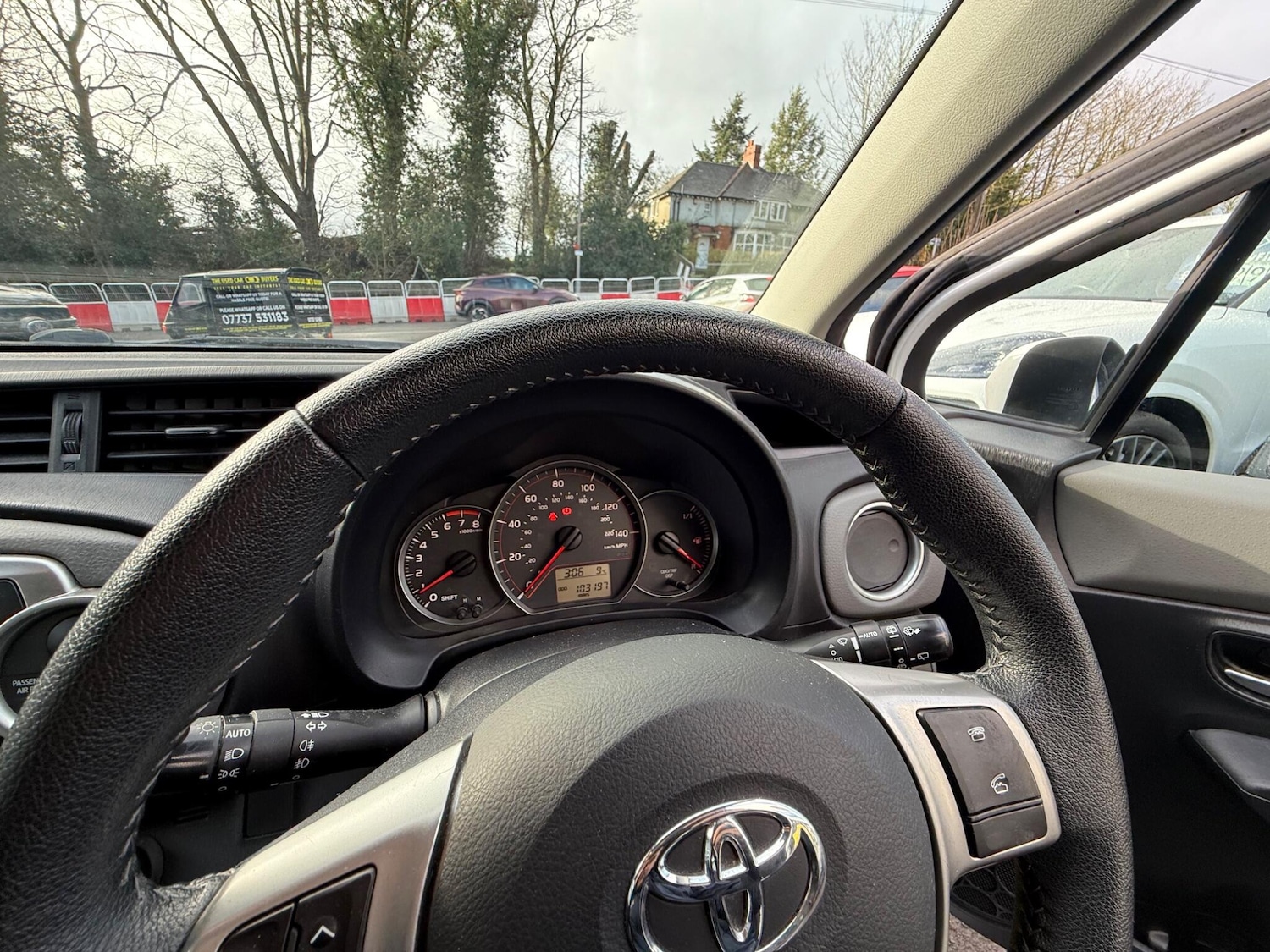 Used Toyota Yaris 2014 for sale - 77646131: Photo 8