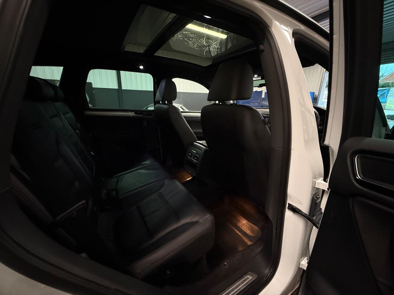 Used Volkswagen Touareg 2015 for sale - 76926465: Photo 20